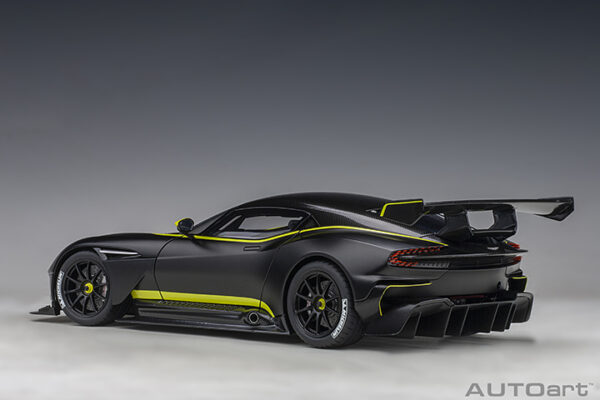 ASTON MARTIN VULCAN (MATT BLACK W/LIME GREEN STRIPES) - Imagen 5