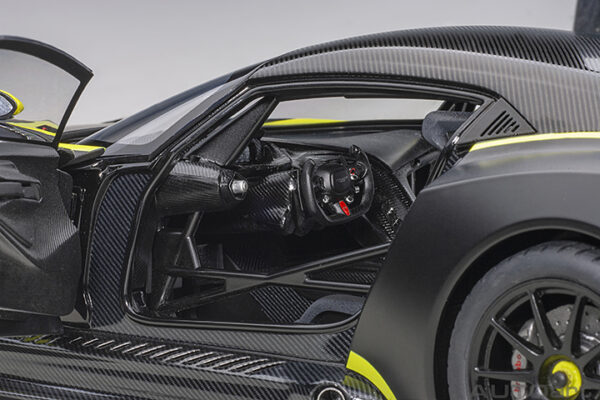 ASTON MARTIN VULCAN (MATT BLACK W/LIME GREEN STRIPES) - Imagen 11