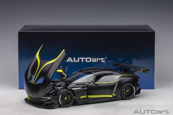 ASTON MARTIN VULCAN (MATT BLACK W/LIME GREEN STRIPES) - Imagen 19