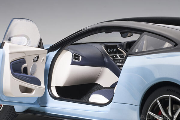 ASTON MARTIN DB11 (FROSTED GLASS BLUE ) - Imagen 12