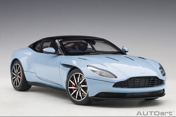 ASTON MARTIN DB11 (FROSTED GLASS BLUE ) - Imagen 18