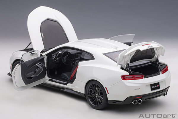 CHEVROLET CAMARO ZL1 2017 (SUMMIT W1HITE) - Imagen 17