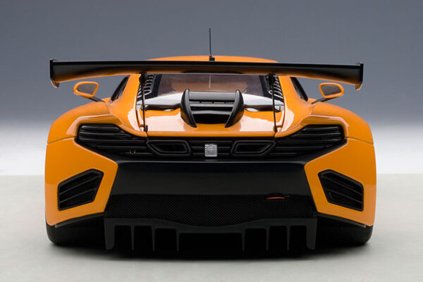 MCLAREN 12C GT3 PRESENTATION CAR (METALLIC ORANGE) - Imagen 11