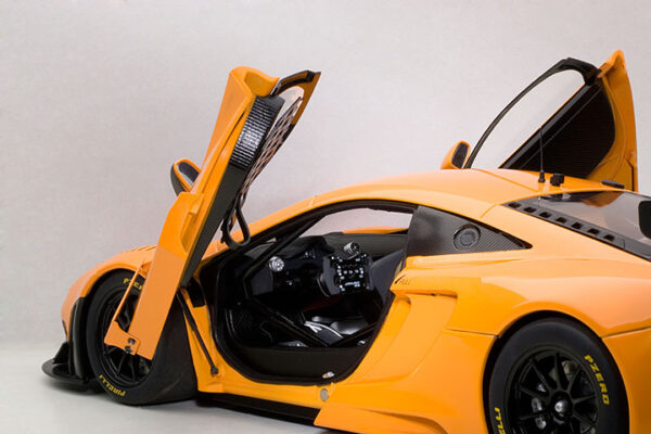 MCLAREN 12C GT3 PRESENTATION CAR (METALLIC ORANGE) - Imagen 14