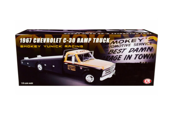 1967 Chevrolet C-30 camion rampa Smokey Yunick 1:18 - Imagen 6
