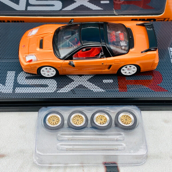 HONDA NSX-R (NA2) Imola Orange Pearl W/ Extra Wheels - Imagen 6