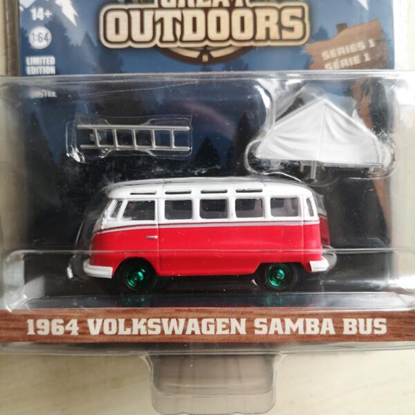 Greenmachine Volkswagen Samba 1964 The Great Outdoors Series 1 (copia)