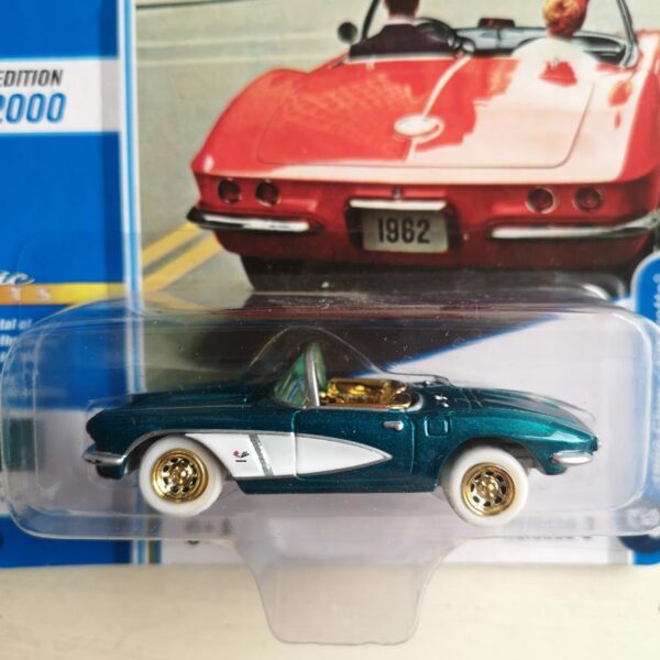 WHITE LINGTNING Chevette 1962 Classic Gold 2020 Release 3B 1:64