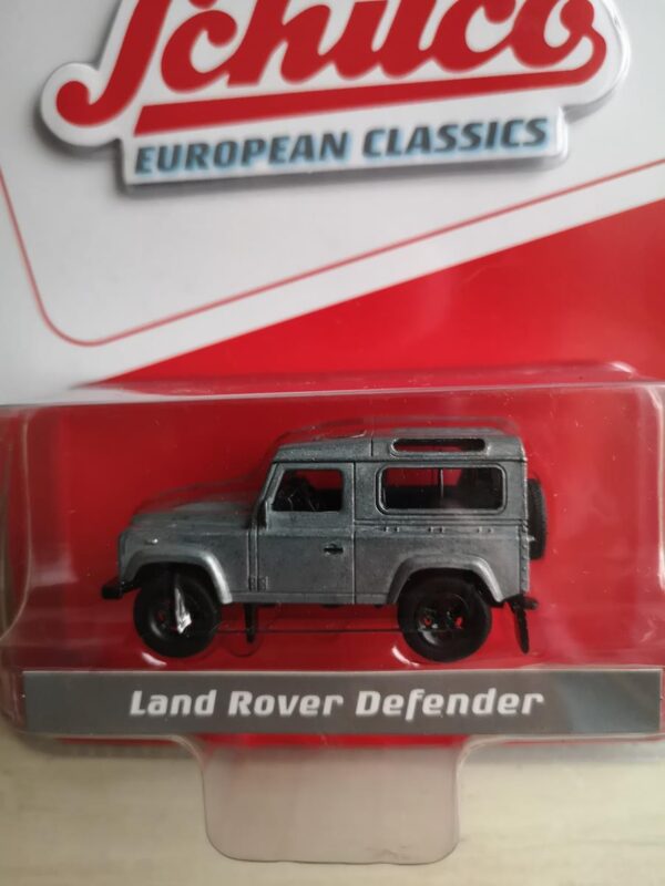 CHASE de Land Rover Defender Matte Black