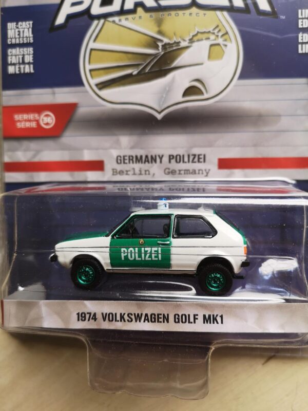 GREENMACHINE Volskwagen Golf MK1 1974 Hot Pursuit Series 36 Policia