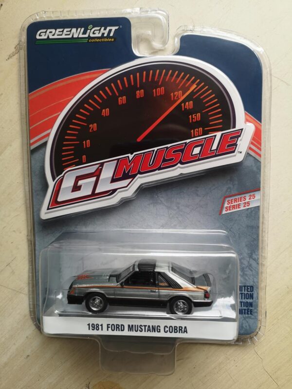 GREENMACHINE RAW SPECIAL 1981 Ford Mustang Cobra Muscle Series 25 1:64 - Imagen 2