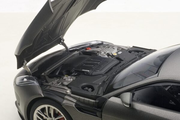 Jaguar F-Type R Coupe Gris Mate 1:18 - Imagen 8
