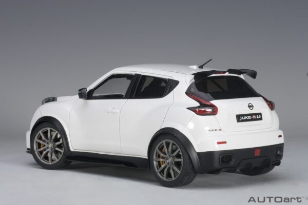 Nissan Juke-R 2.0 R Blanco 1:18 - Imagen 2