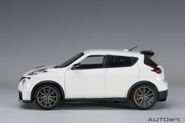 Nissan Juke-R 2.0 R Blanco 1:18 - Imagen 3