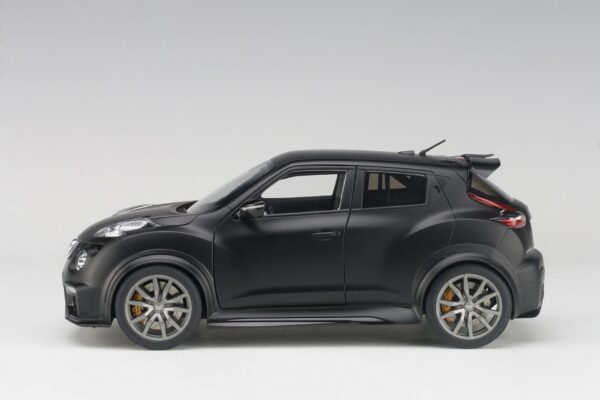 Nissan Juke-R 2.0 R Negro 1:18 - Imagen 3