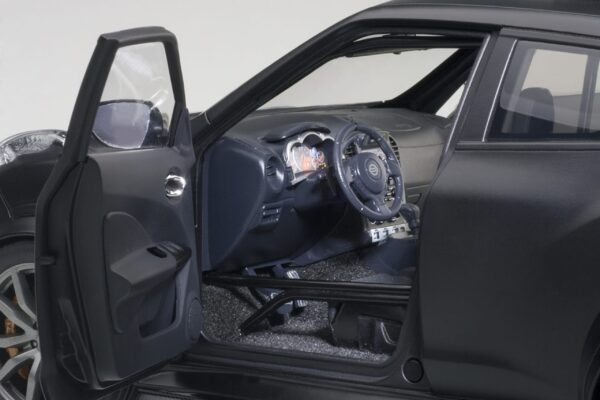 Nissan Juke-R 2.0 R Negro 1:18 - Imagen 7