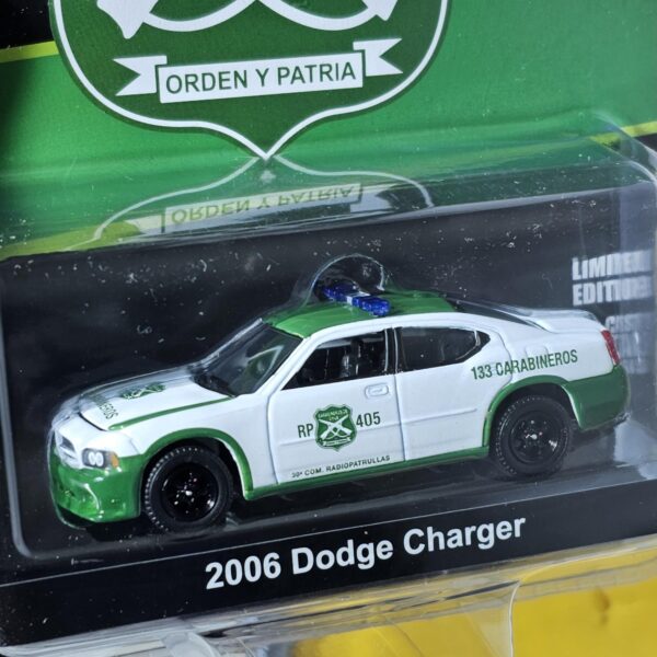 Pack Silverado Gope y Dodge Charger 2006 Carabineros De Chile 1:64 - Imagen 3