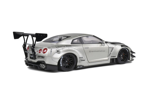 NIssan GT-R (R35) W/ Liberty Walk Body Kit 2.0 Pearl Grey 2020 - Imagen 7