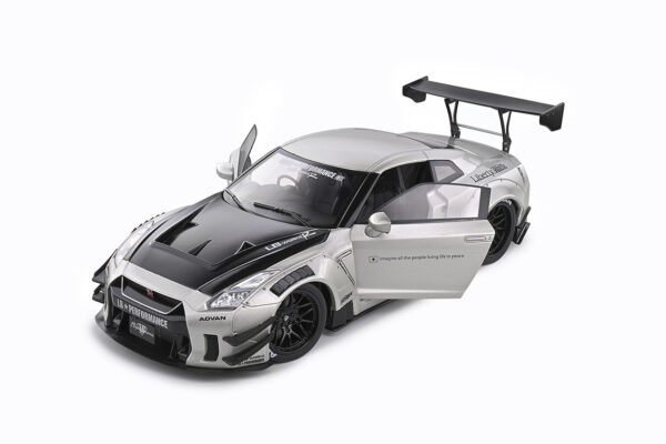 NIssan GT-R (R35) W/ Liberty Walk Body Kit 2.0 Pearl Grey 2020 - Imagen 2