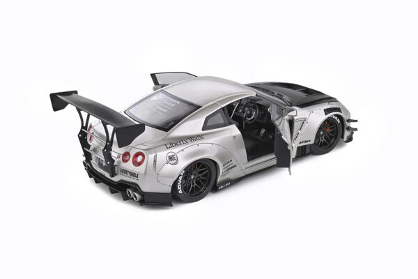 NIssan GT-R (R35) W/ Liberty Walk Body Kit 2.0 Pearl Grey 2020 - Imagen 3