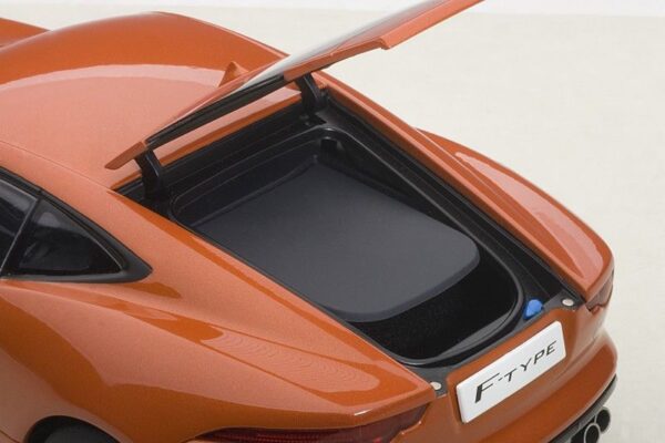 Jaguar F-Type R Coupe Orange 1:18 - Imagen 3