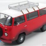 Volkswagen Combi Type 2 1973 Fiel of Dreams 1:18
