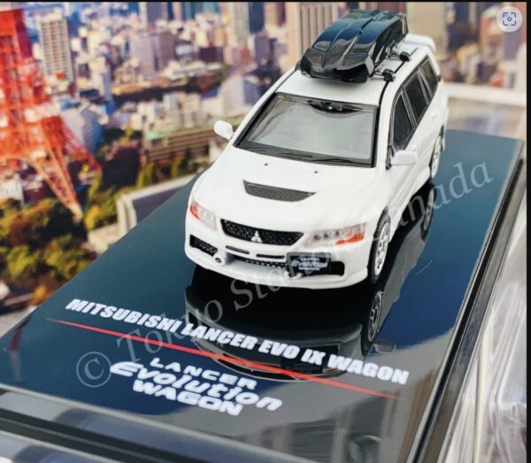 MITSUBISHI LANCER EVOLUTION IX WAGON Con maleta techo y ruedas 1:64 - Imagen 3