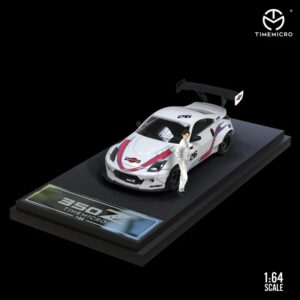 Nissan 350Z con figura Martini Racing caja acrilica 1:64