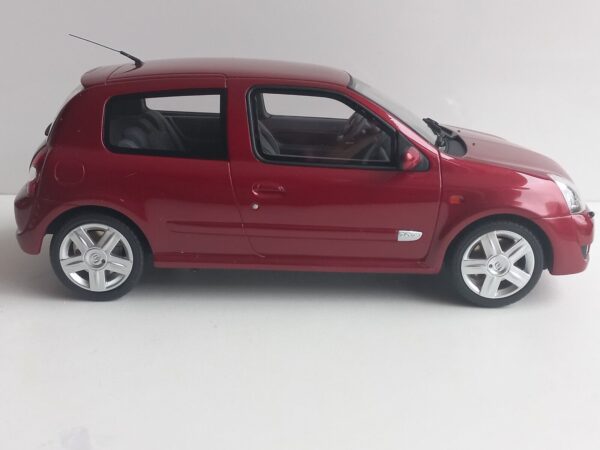 RENAULT CLIO 2 RS Phase 2 1:18 - Imagen 3