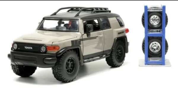 Toyota FJ Cruiser JT con RACK ruedas Tan 1:24