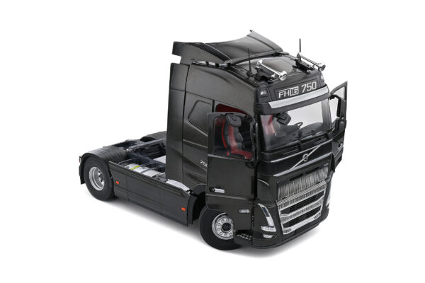 Camion Volvo FH16 Globetrotter XL Black Metallic 1:24