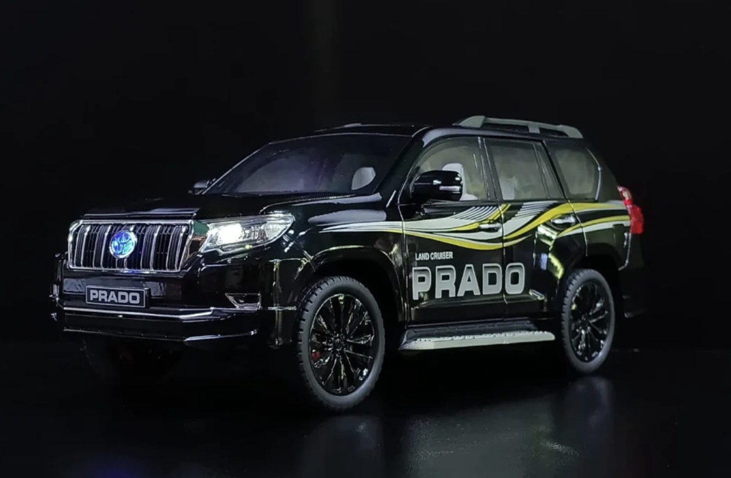 Toyota Land Cruiser Prado 1:18