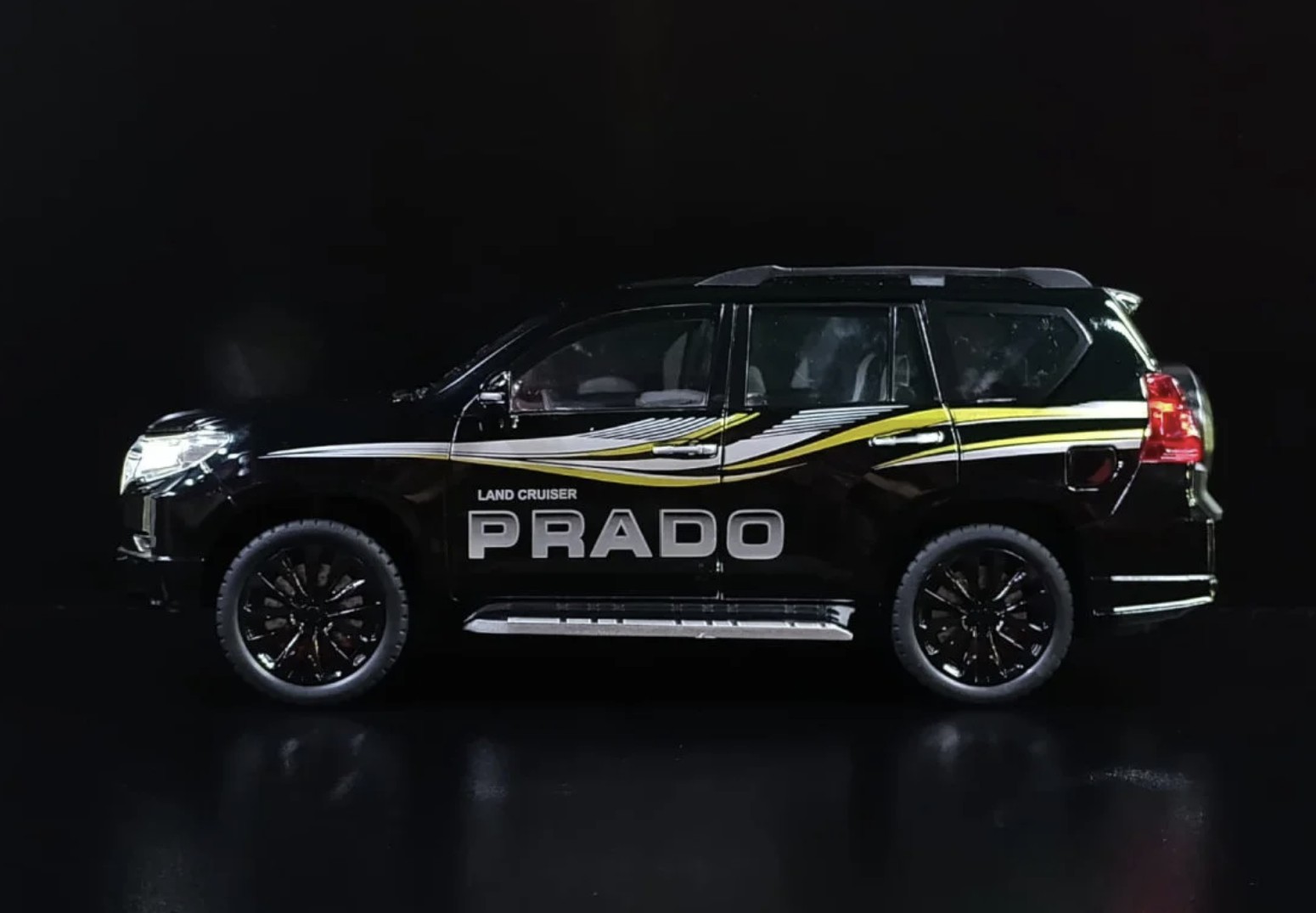 Toyota Land Cruiser Prado 1:18 - Imagen 2