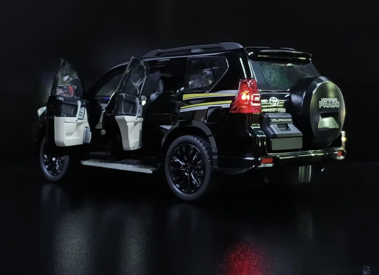 Toyota Land Cruiser Prado 1:18 - Imagen 4