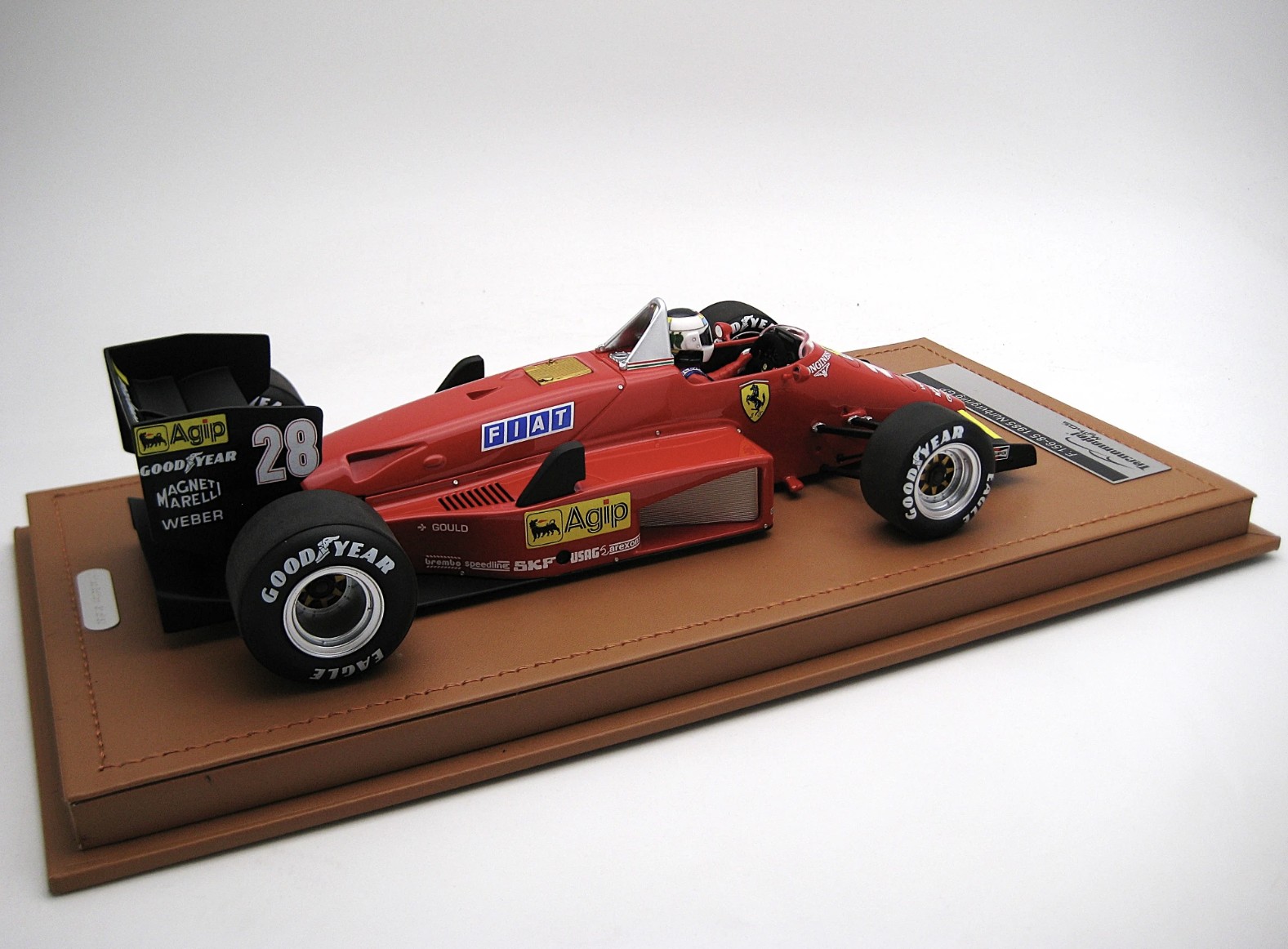 Ferrari 156-85 1985 Nurburgring GP Driver Stefan Johansson 1:18 - Imagen 3