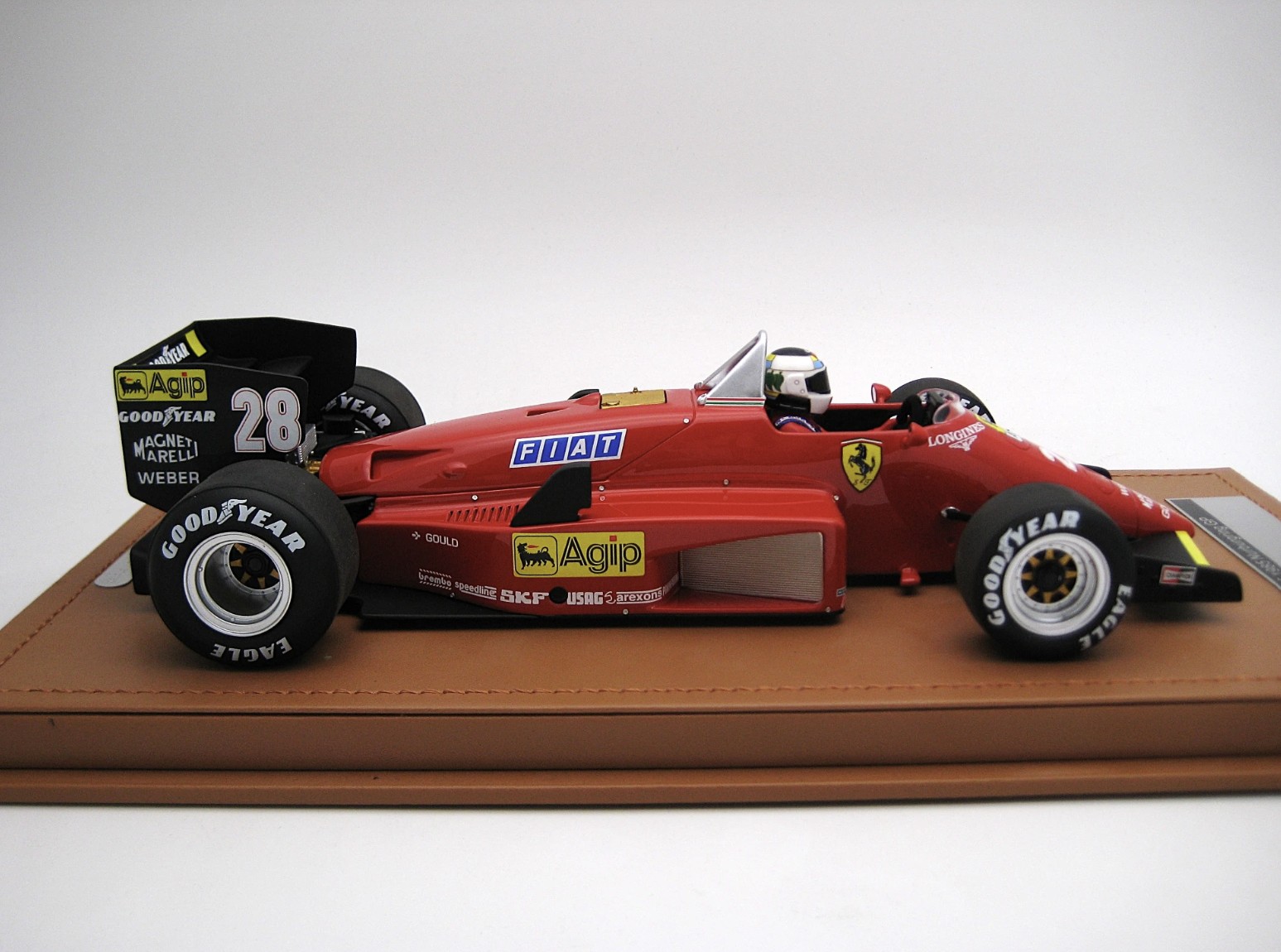 Ferrari 156-85 1985 Nurburgring GP Driver Stefan Johansson 1:18 - Imagen 4